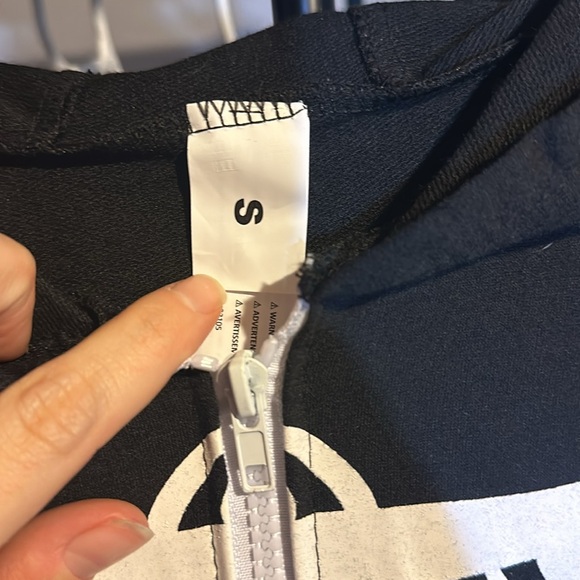 Skeleton onesie with hood - Picture 3 of 5